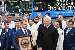 Собянин принял участие в церемонии выхода на линию 3000-го электробуса